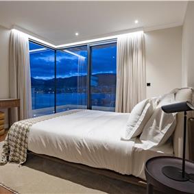 Selection of 5 bedroom seafront villas with pool on Ciovo near Trogir, sleeps 10